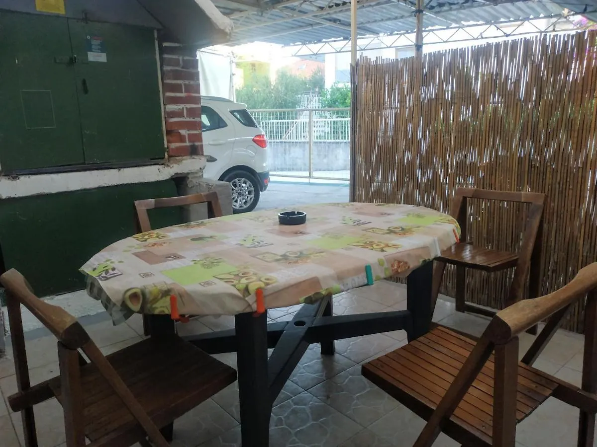 **  B&B Guest House 