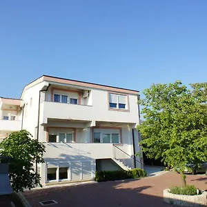 Argyruntum Apartment